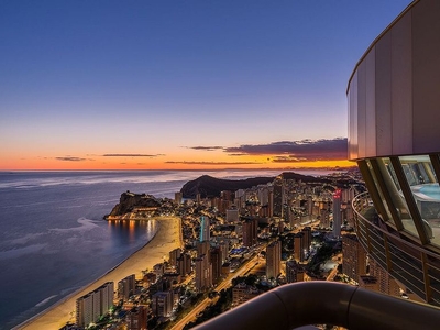 Piso en alquiler en avenida De Mejico de 2 habitaciones con terraza y piscina