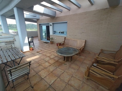 Piso en alquiler en Centro - Cáceres de 2 habitaciones con terraza y garaje