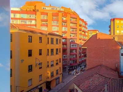 Piso en alquiler en San Mamés - La Palomera de 3 habitaciones con terraza y balcón