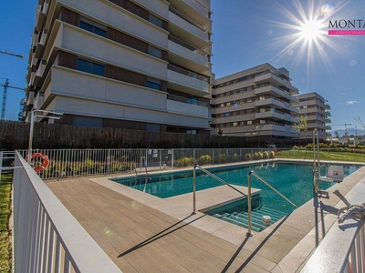 Piso en venta en calle Del Filólogo Julio Casares de 2 habitaciones con terraza y piscina