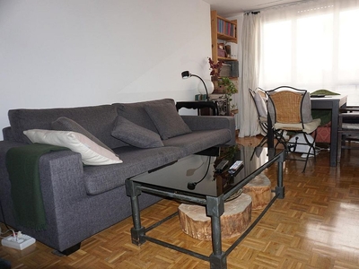 Piso en venta en Centro - Vitoria-Gasteiz de 3 habitaciones con terraza y calefacción
