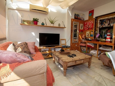 Piso en venta en El Faro de Calaburra - Chaparral de 2 habitaciones con terraza y piscina