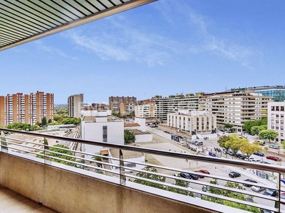 Piso en venta en Nou Eixample Nord de 4 habitaciones con terraza y balcón