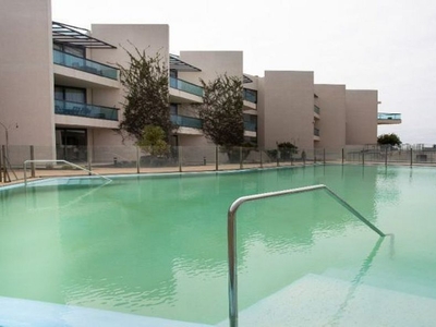Piso en venta en Villaverde de 3 habitaciones con terraza y piscina