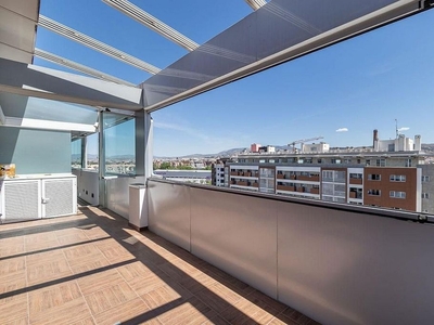 Venta de ático en Fígares de 4 habitaciones con terraza y piscina