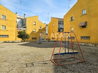 Venta de piso en calle Arzúa de 3 habitaciones con jardín y balcón