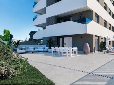 Venta de piso en calle Maestro José Garberí Serrano de 3 habitaciones con terraza y piscina