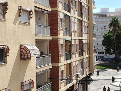 Venta de piso en calle Oltra de 3 habitaciones con terraza y balcón