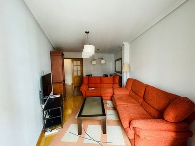 Venta de piso en calle Ortega y Gasset de 3 habitaciones con terraza y garaje