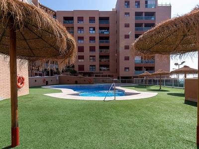 Venta de piso en Los Molinos - Villa Blanca de 3 habitaciones con terraza y piscina