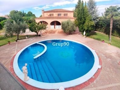 Casa con terreno en Lleida