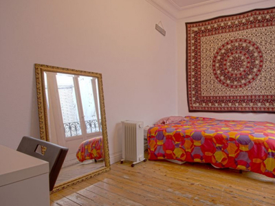Habitación luminosa en apartamento de 15 dormitorios en Sol, Madrid