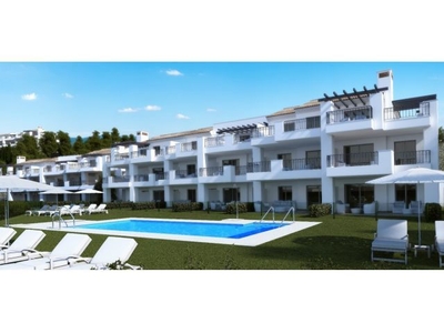 Nuevos apartamentos y áticos de 2 y 3 dormitorios en venta en Elviria alta, Marbella.