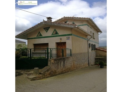 Se vende casa con terreno en LA PUEBLA DE ARGANZON (BURGOS). SAR VIVIENDA VITORIA.