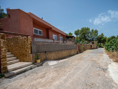 VENTA DE VILLA CON VISTAS INIGUALABLES EN SANT JOSEP DE SA TALAIA Venta Sant Josep