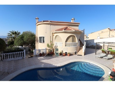 Villa en Venta en Benijófar, Alicante