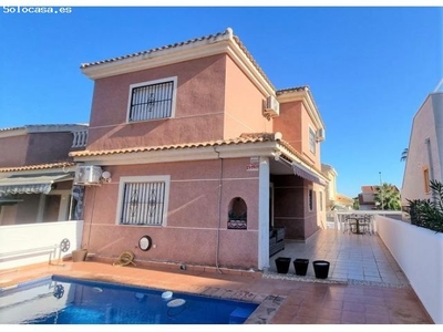 Villa en Venta en Pinar de Campoverde, Alicante