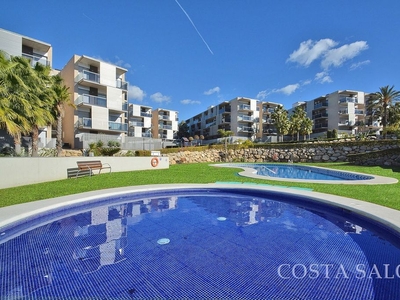 Alquiler de piso en avenida Del Batlle Pere Molas de 2 habitaciones con terraza y piscina