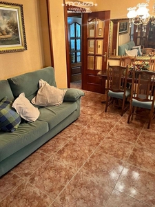 Alquiler de piso en Belén - San Roque de 3 habitaciones con muebles y balcón