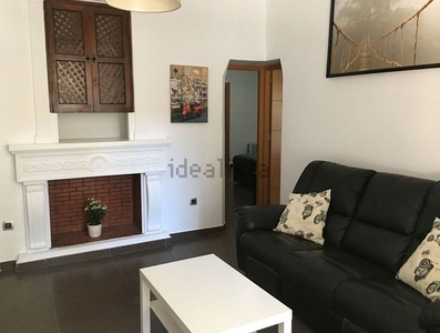 Alquiler de piso en Conde de Ureña - Monte Gibralfaro de 3 habitaciones con garaje y muebles