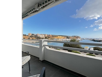 Apartamento con vistas al mar en venta, en Santa Ponsa, España