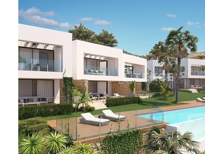 Apartamentos con vistas al golf cerca del mar y la ciudad en Alicante