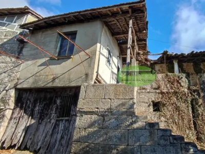 Casa en venta en Amoeiro en Amoeiro por 22,000 €