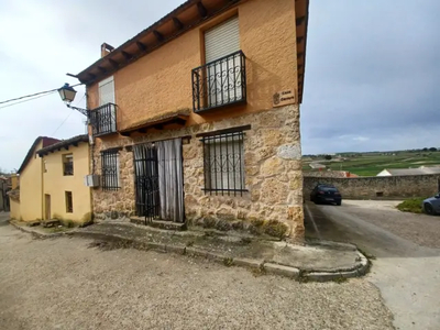 Casa en venta en Calle de Carrera en Trigueros del Valle por 49,000 €