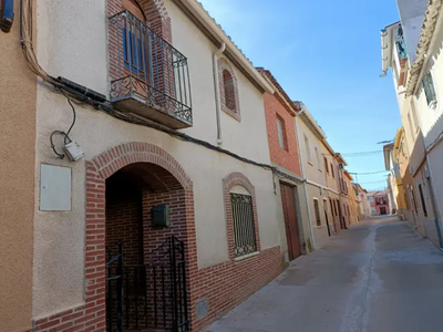Casa en venta en Calle de Hernán Cortés en Belvís de La Jara por 42,000 €
