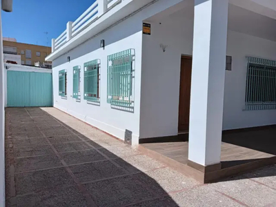 Casa en venta en Playa de Regla en Centro-Zona Playas por 550,000 €