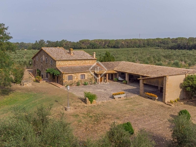 Casa rural de 563m² en venta en El Gironés, Girona