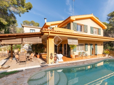 Casa / villa de 352m² en venta en Montmar, Barcelona