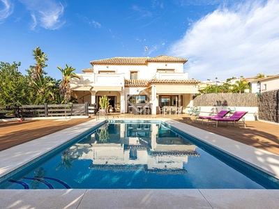 Casa / villa de 485m² en venta en Estepona Puerto