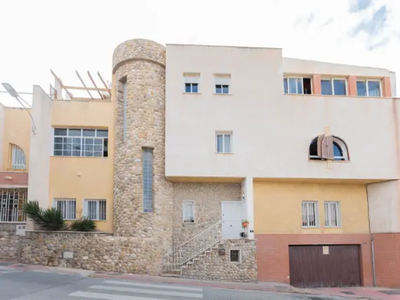 Chalet en venta en Melilla en Melilla por 535,000 €