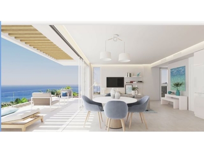 Espectaculares vistas al mar y Gibraltar desde este apartamento de dos dormitorios de nueva constru