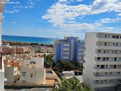 ESTUDIO CON VISTAS AL MAR