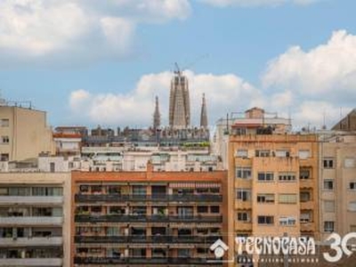 Piso de tres habitaciones 82 m², La Sagrada Família, Barcelona