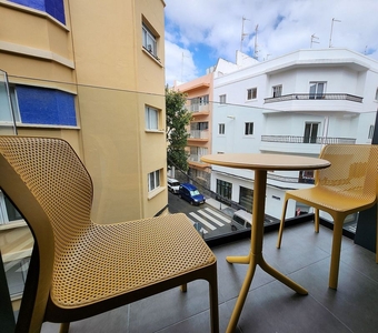 Piso en alquiler en calle Ángel Guimerá de 2 habitaciones con terraza y muebles