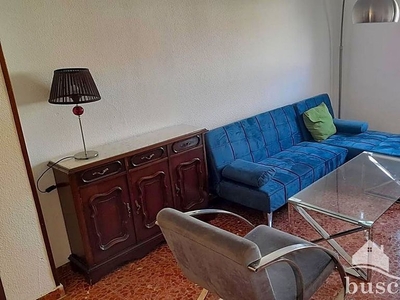 Piso en alquiler en Linares de 3 habitaciones con muebles y aire acondicionado