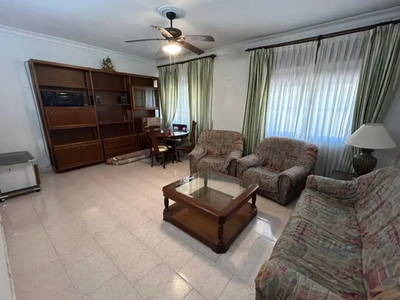 Piso en venta en Chamberí en Ciudad Jardín por 360,000 €