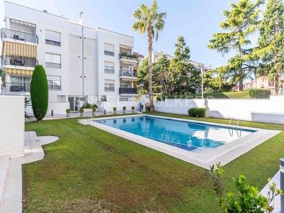 Piso en venta en Vilassar de Mar de 3 habitaciones con terraza y piscina
