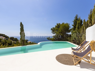 Villa de estilo ibicenco con fantásticas vistas ubicada en la zona de Costa Nova, Jávea