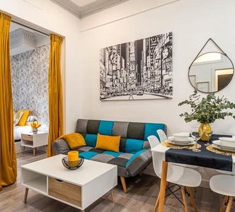 Apartamento de alquiler en Calle de Cervantes, Cortes - Huertas