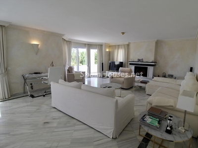 Apartamento ático en venta en Nagüeles-Milla de Oro, Marbella