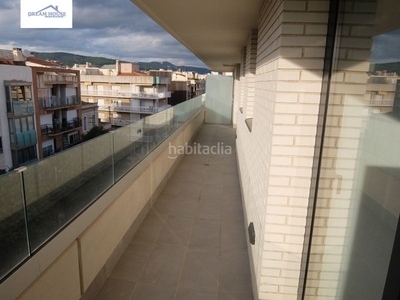 Ático con 3 habitaciones con ascensor, calefacción y aire acondicionado en Mataró