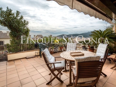 Casa adosada con 4 habitaciones con parking, piscina, vistas al mar y vistas a la montaña en Sant Feliu de Guíxols