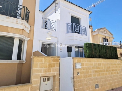 Casa adosada en venta en Orihuela Costa