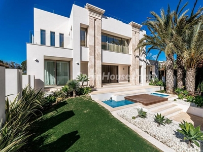 Villa en venta en Nagüeles-Milla de Oro, Marbella