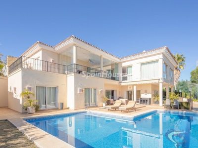 Villa independiente en venta en Elviria, Marbella