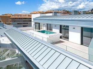 Apartamento ático en venta en Carvajal - Las Gaviotas, Fuengirola